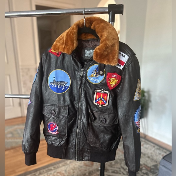 Amazing JAKLEZ top gun leather aviator jacket with patches Jackson hole small - Picture 1 of 9